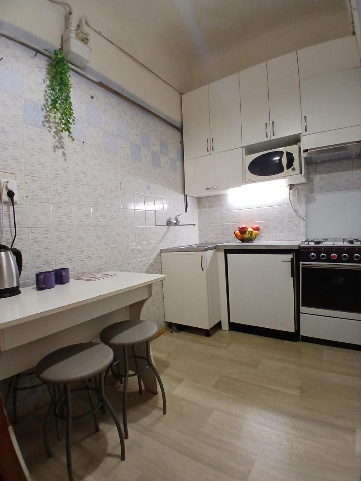 Бюджетная Квартира На Леси Украинки Apartment *